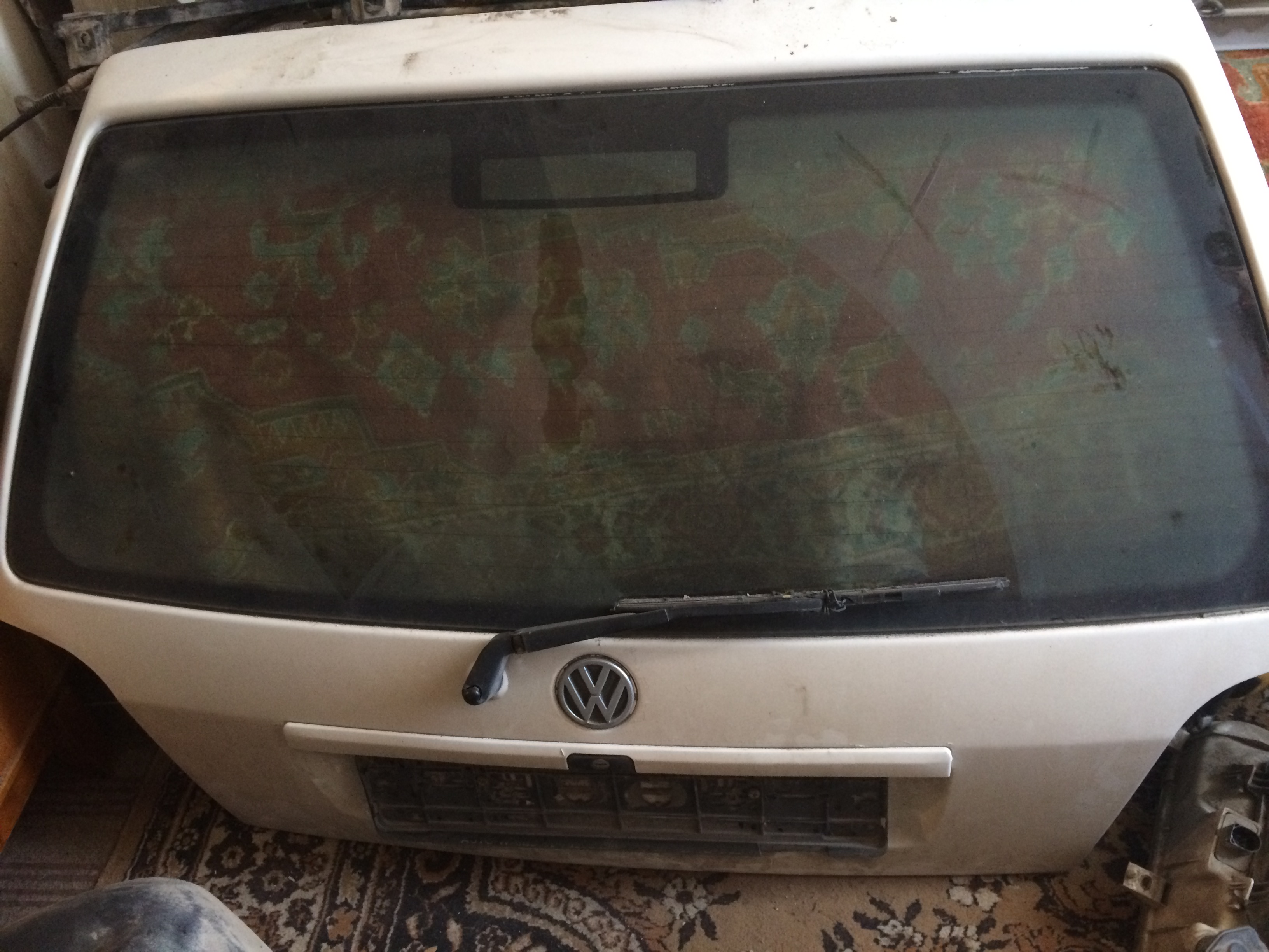 Volkswagen Golf дверь багажника